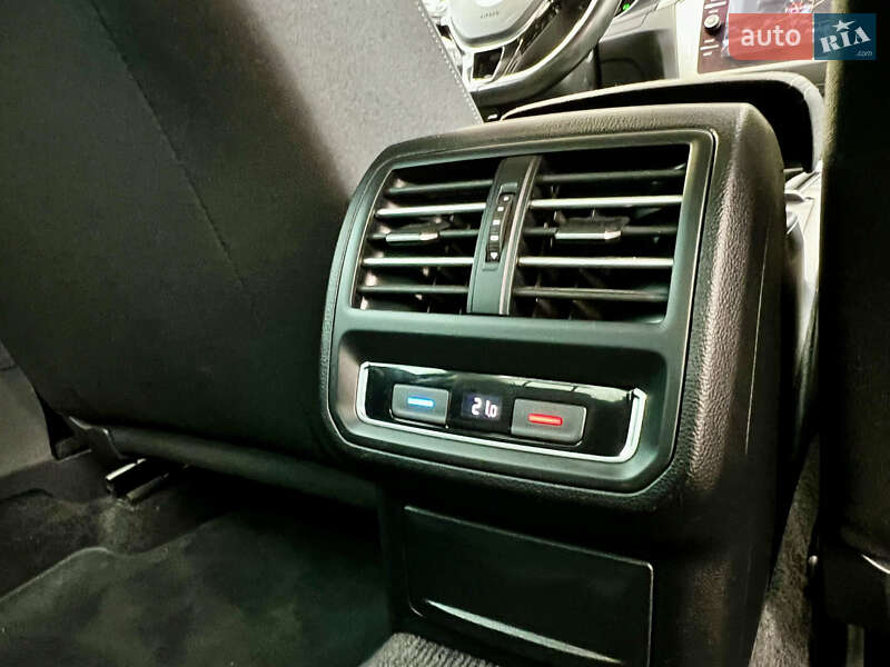 Седан Volkswagen Passat 2017 в Тернополе