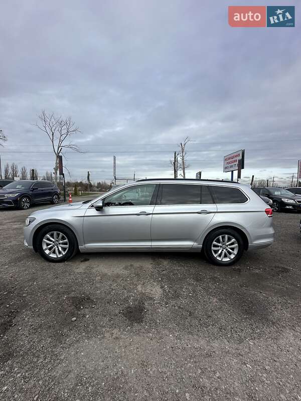 Универсал Volkswagen Passat 2015 в Белогородке