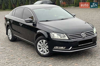 Седан Volkswagen Passat 2011 в Житомирі