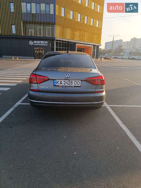 Седан Volkswagen Passat 2016 в Киеве