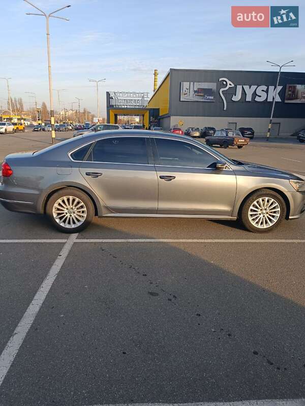 Седан Volkswagen Passat 2016 в Киеве