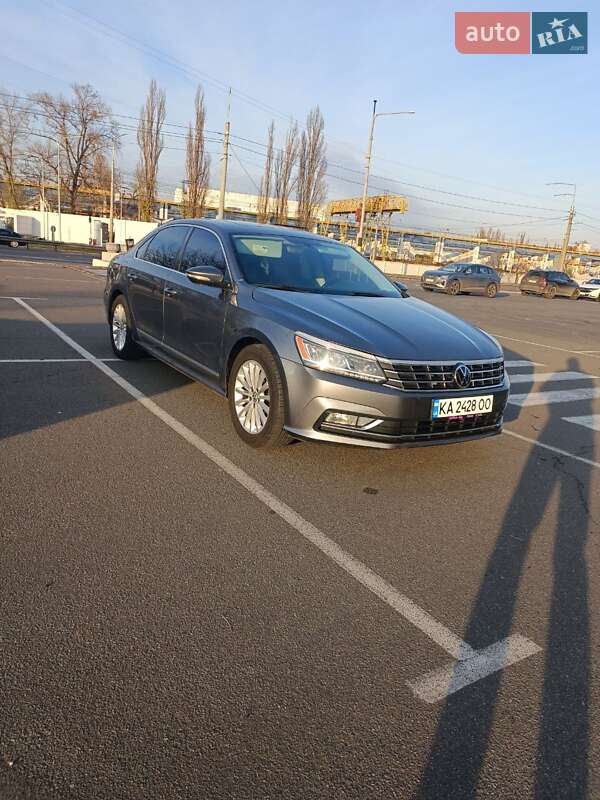 Седан Volkswagen Passat 2016 в Киеве