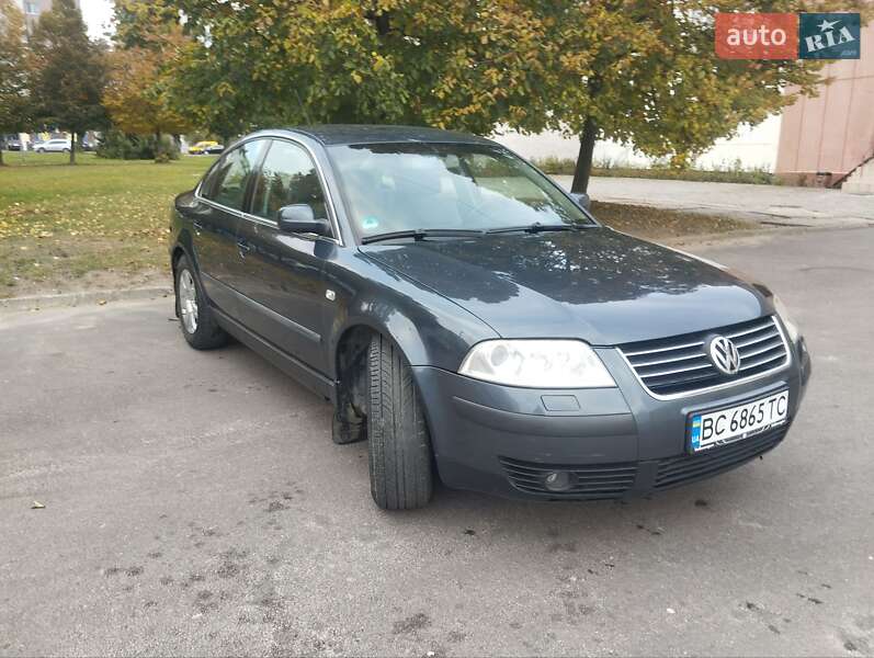 Седан Volkswagen Passat 2002 в Новояворівську