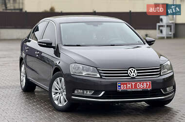 Седан Volkswagen Passat 2011 в Луцьку