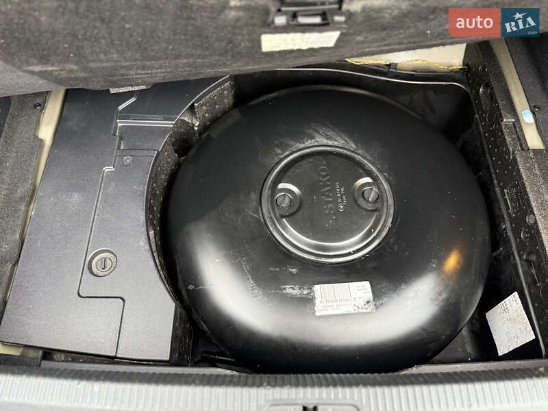 Седан Volkswagen Passat 2011 в Луцке фото 47 Седан Volkswagen Passat 2011 в Луцке