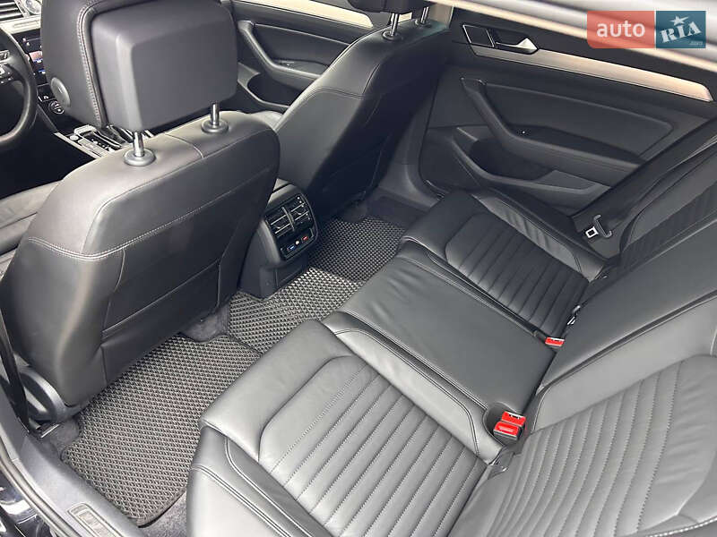 Универсал Volkswagen Passat 2017 в Киеве фото 11 Универсал Volkswagen Passat 2017 в Киеве