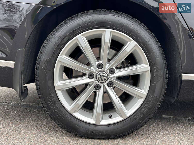 Универсал Volkswagen Passat 2017 в Киеве фото 35 Универсал Volkswagen Passat 2017 в Киеве