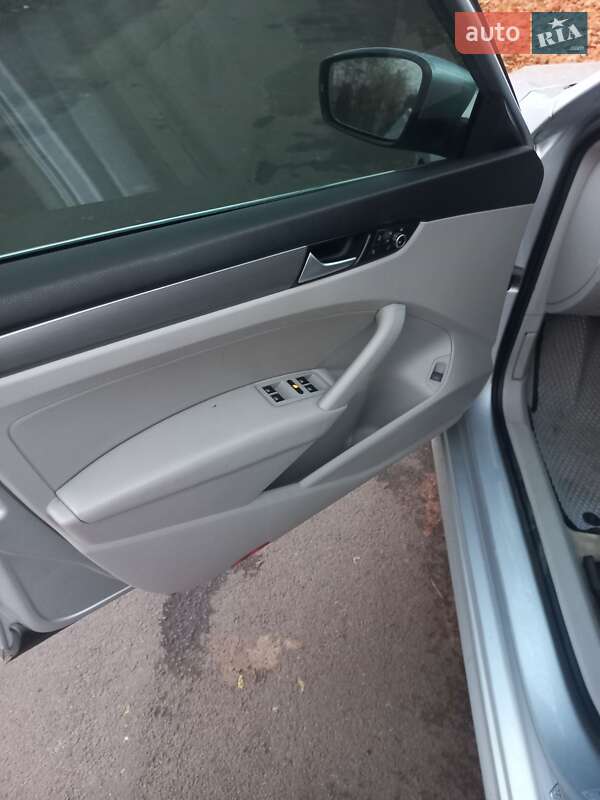 Седан Volkswagen Passat 2014 в Горохові
