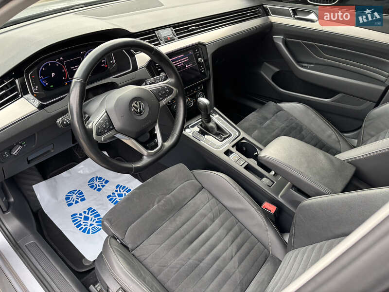 Универсал Volkswagen Passat 2020 в Киеве фото 23 Универсал Volkswagen Passat 2020 в Киеве