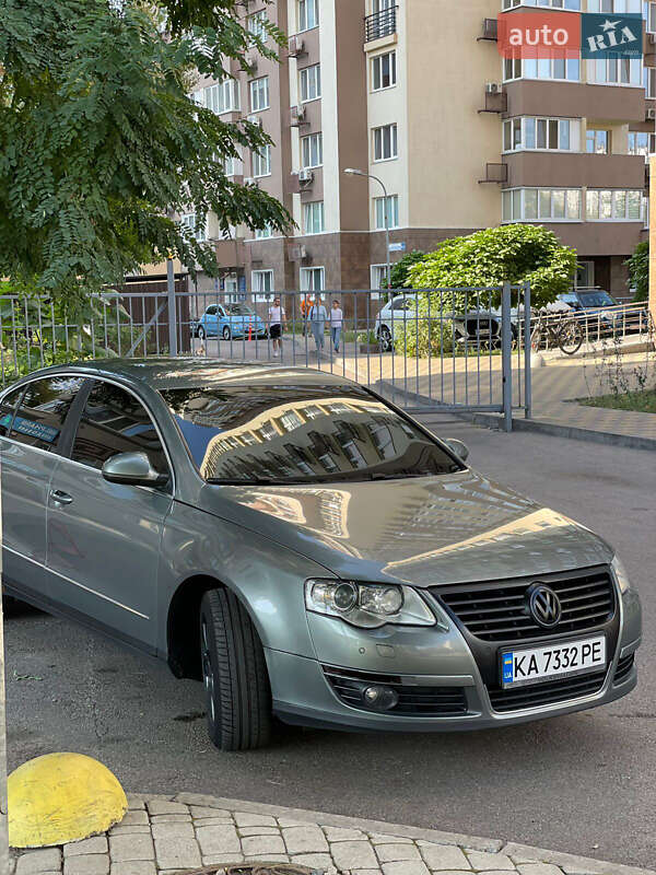 Седан Volkswagen Passat 2006 в Киеве