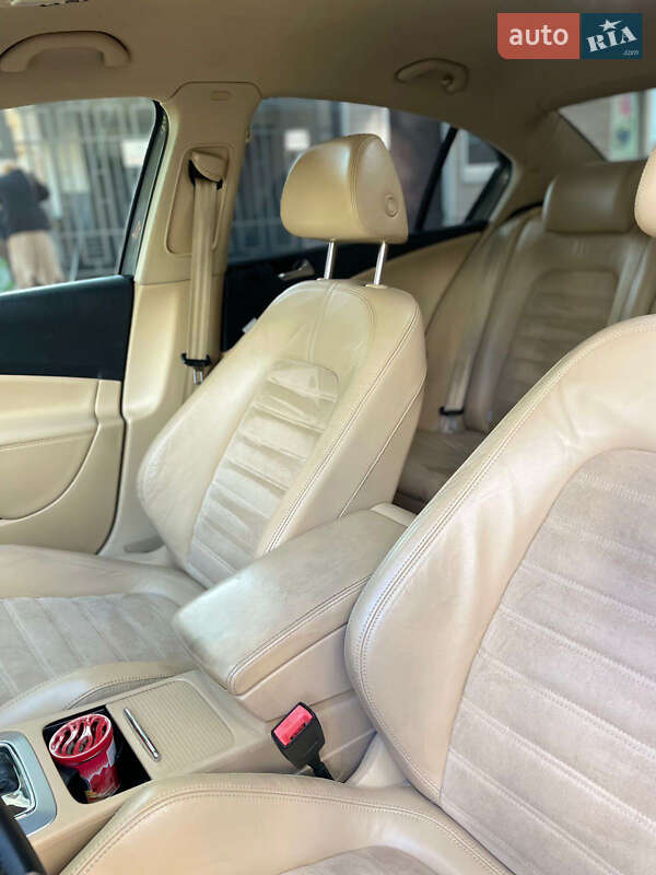 Седан Volkswagen Passat 2006 в Киеве