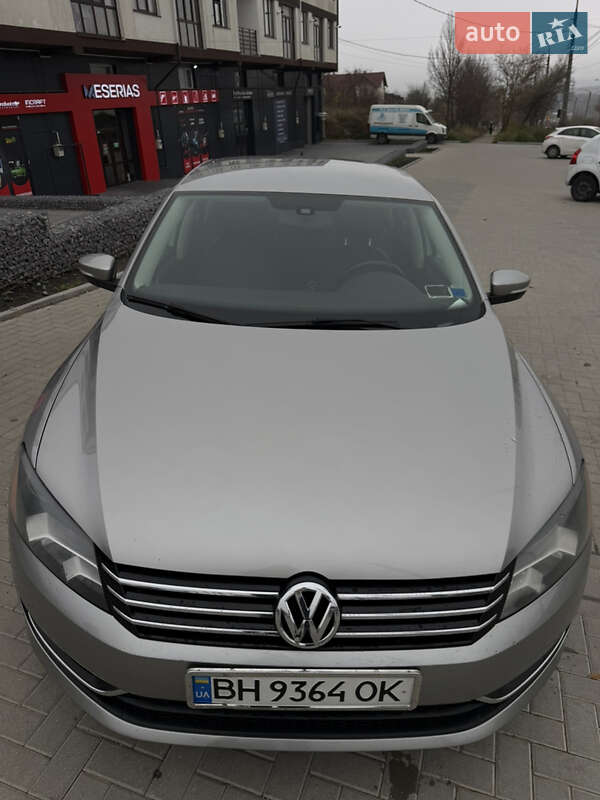Седан Volkswagen Passat 2012 в Одессе