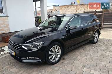 Універсал Volkswagen Passat 2015 в Львові