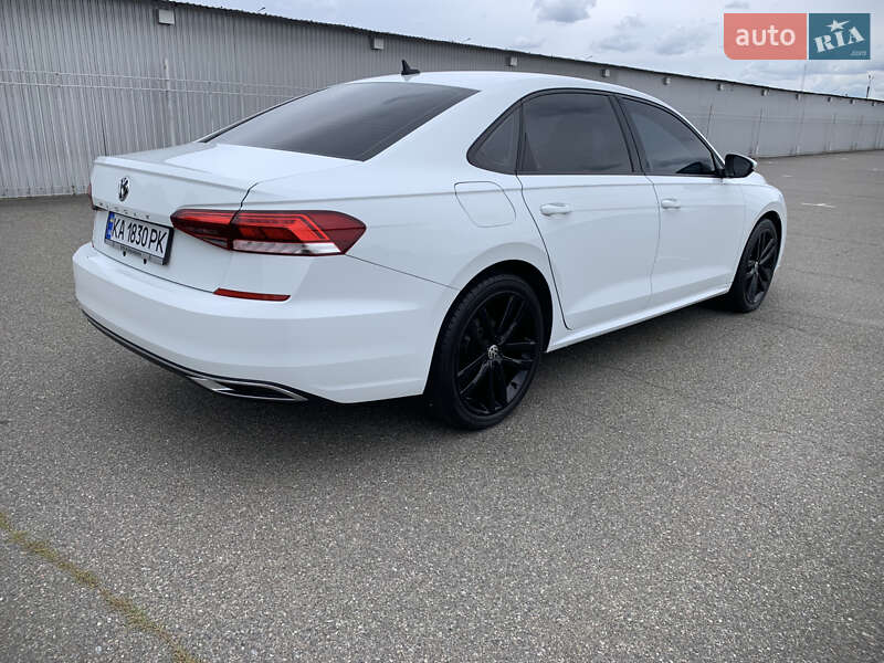 Седан Volkswagen Passat 2019 в Киеве