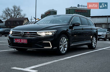 Універсал Volkswagen Passat 2021 в Києві
