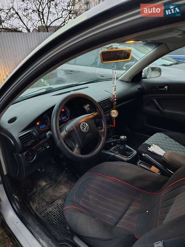 Універсал Volkswagen Passat 2000 в Івано-Франківську