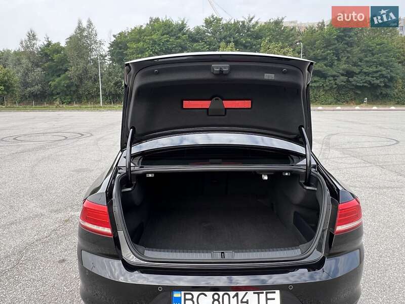 Седан Volkswagen Passat 2017 в Львове