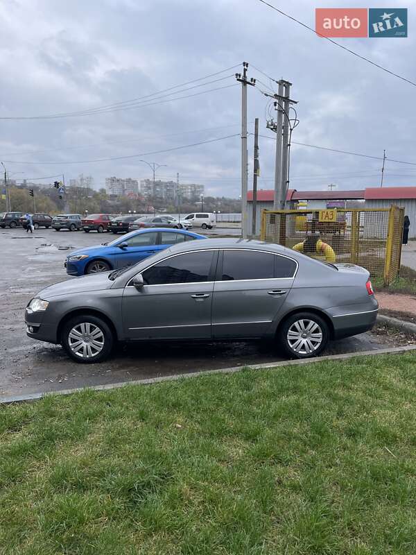 Седан Volkswagen Passat 2006 в Умани