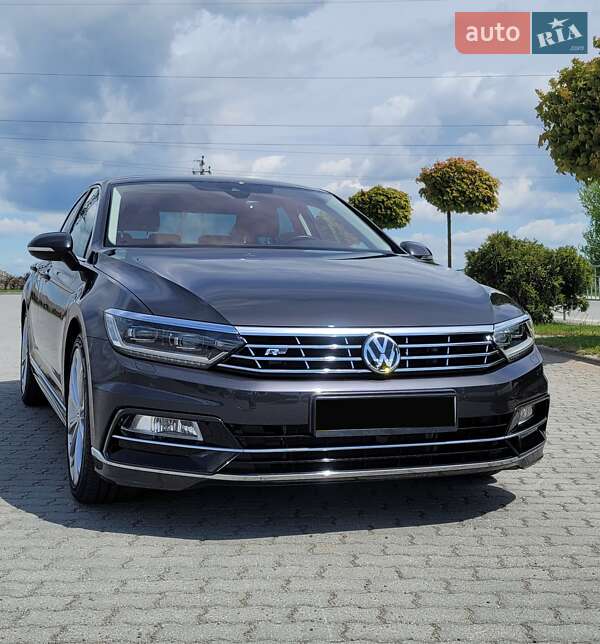 Седан Volkswagen Passat 2018 в Львове