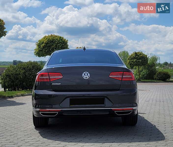 Седан Volkswagen Passat 2018 в Львове