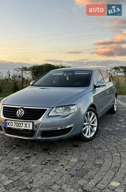 Седан Volkswagen Passat 2010 в Ужгороді