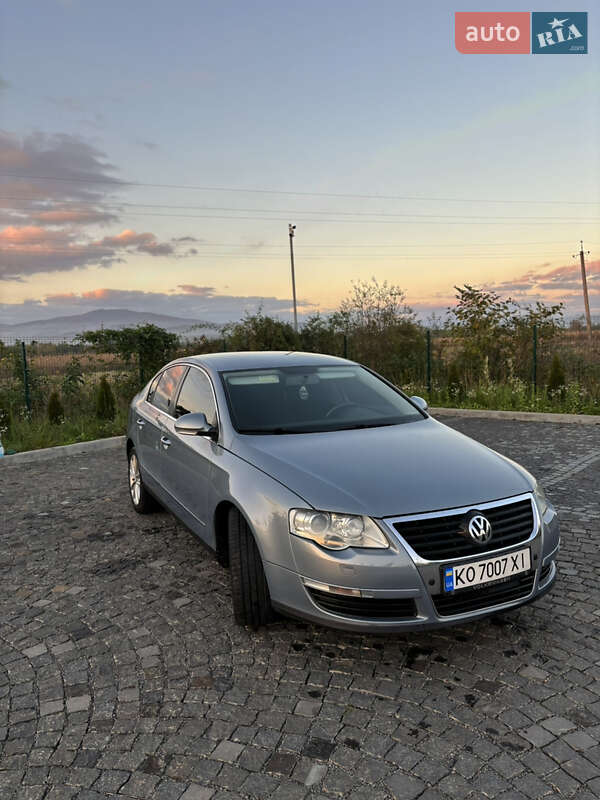 Седан Volkswagen Passat 2010 в Ужгороде