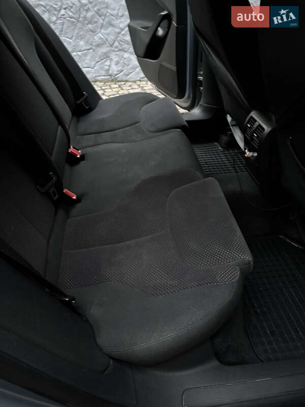 Седан Volkswagen Passat 2010 в Ужгороде