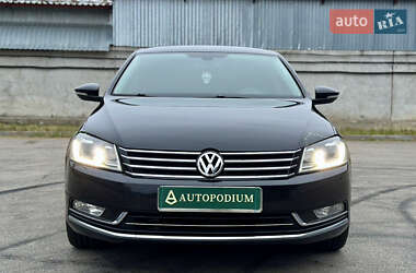 Седан Volkswagen Passat 2012 в Киеве