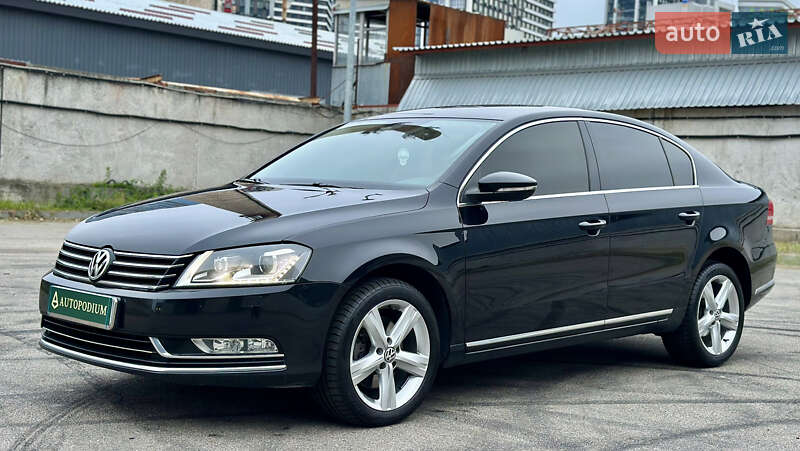 Седан Volkswagen Passat 2012 в Киеве