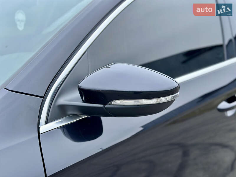 Седан Volkswagen Passat 2012 в Киеве