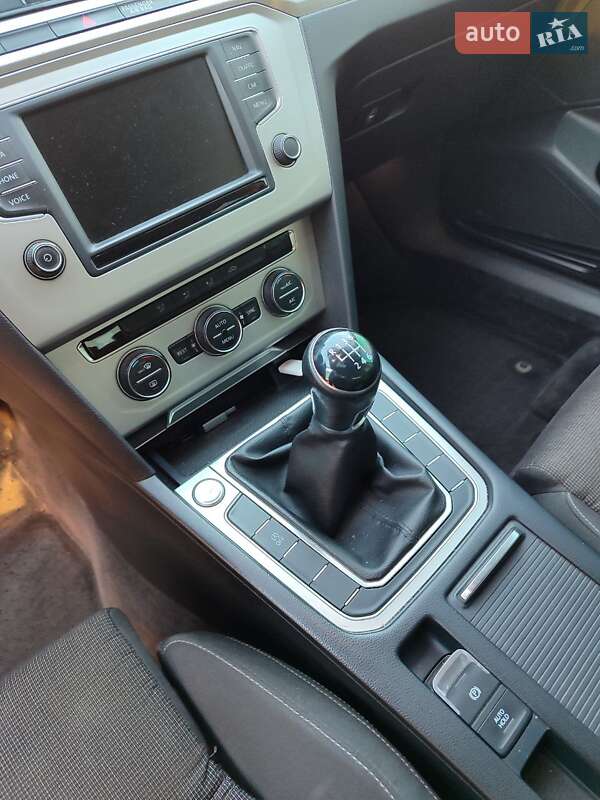 Седан Volkswagen Passat 2016 в Львове фото 13 Седан Volkswagen Passat 2016 в Львове