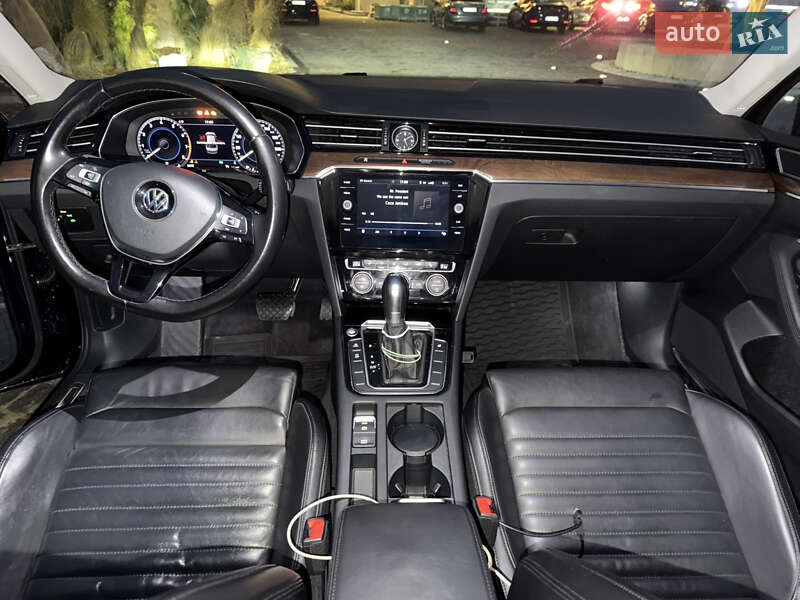Седан Volkswagen Passat 2018 в Львове фото 12 Седан Volkswagen Passat 2018 в Львове