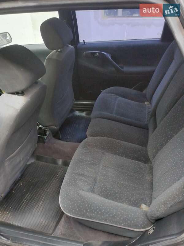 Седан Volkswagen Passat 1994 в Городке фото 5 Седан Volkswagen Passat 1994 в Городке