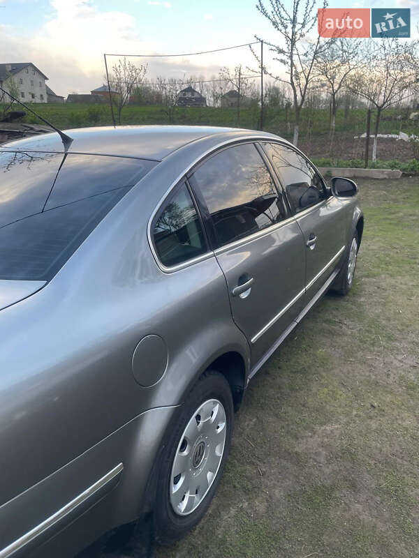 Седан Volkswagen Passat 2004 в Львові фото 11 Седан Volkswagen Passat 2004 в Львові