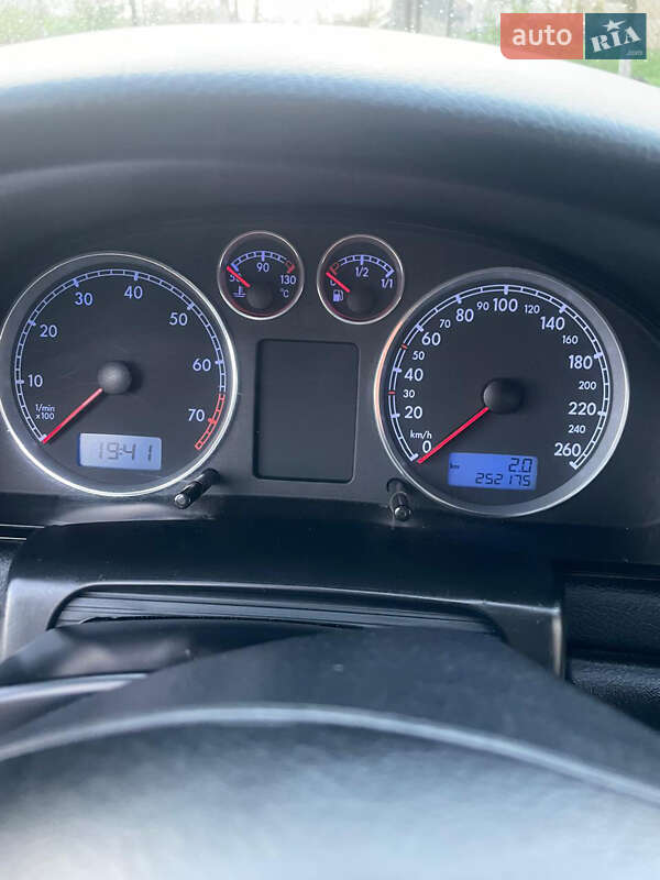 Седан Volkswagen Passat 2004 в Львові фото 24 Седан Volkswagen Passat 2004 в Львові