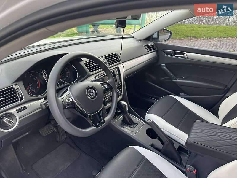 Седан Volkswagen Passat 2016 в Одессе