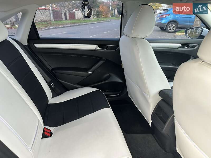 Седан Volkswagen Passat 2016 в Одессе