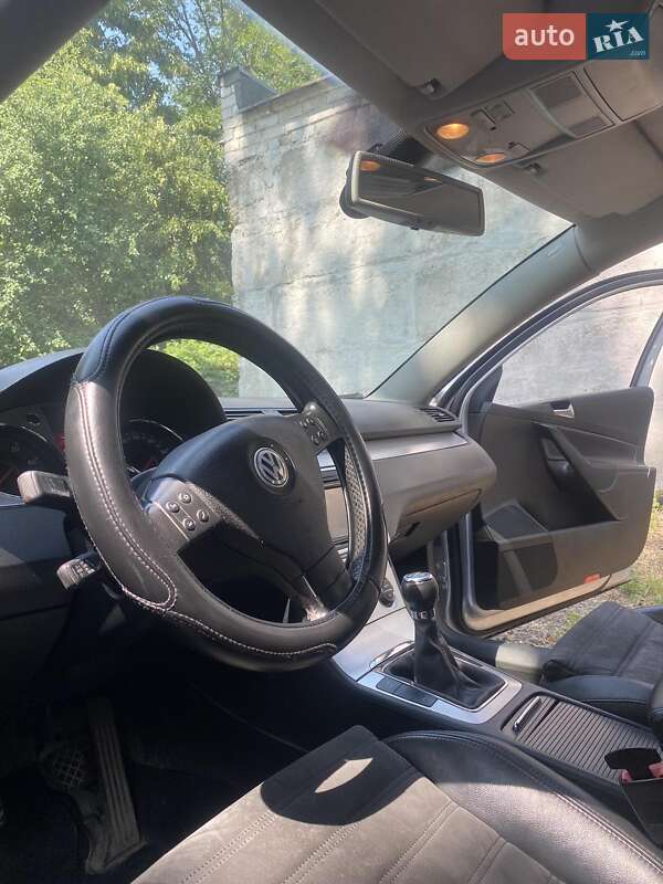 Седан Volkswagen Passat 2009 в Дніпрі