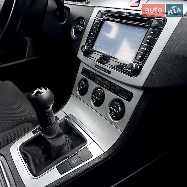 Универсал Volkswagen Passat 2010 в Чернигове