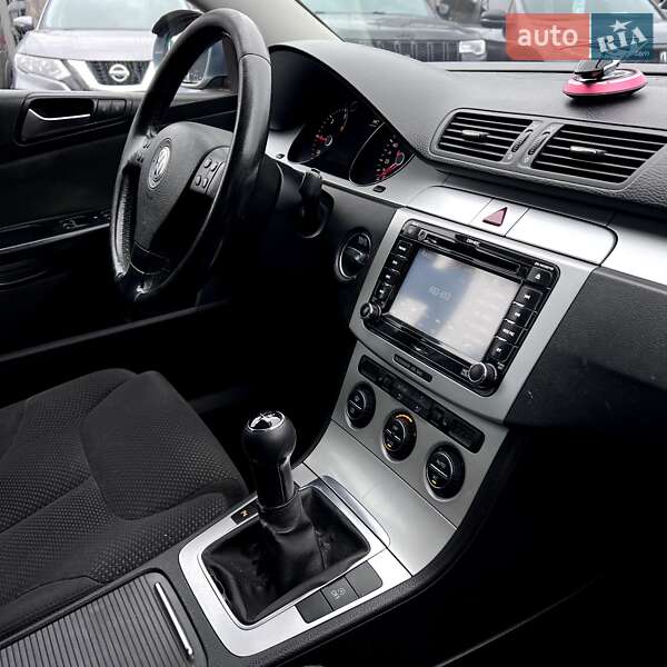 Универсал Volkswagen Passat 2010 в Чернигове