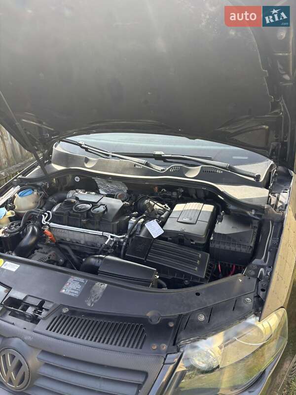 Универсал Volkswagen Passat 2006 в Сарнах