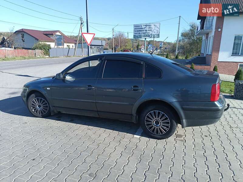 Универсал Volkswagen Passat 2000 в Снятине