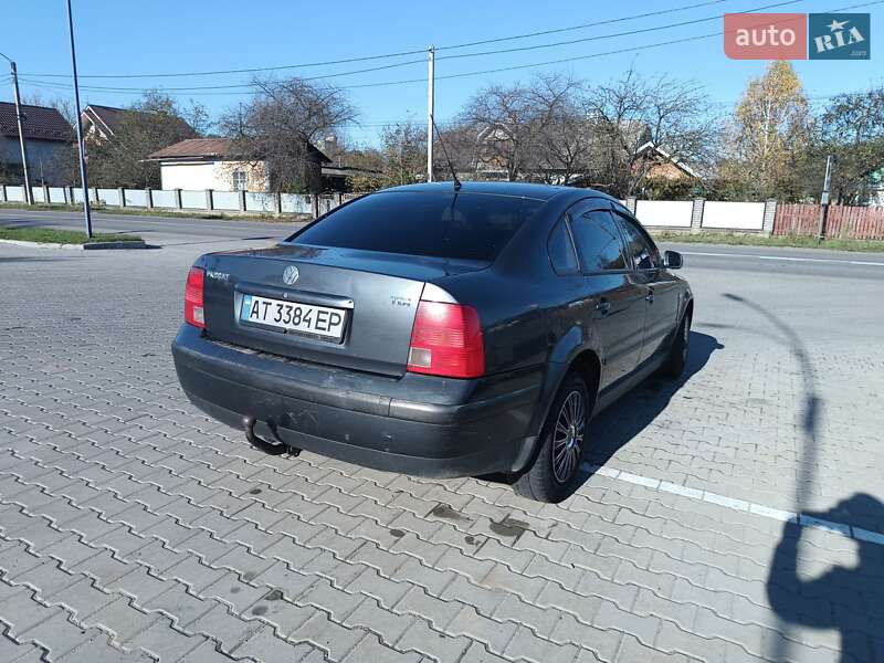 Универсал Volkswagen Passat 2000 в Снятине