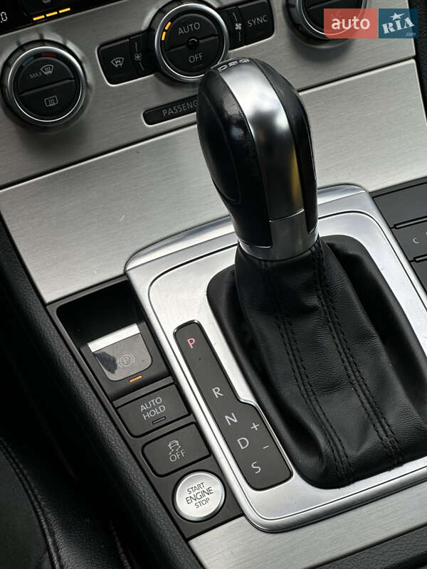 Универсал Volkswagen Passat 2012 в Луцке