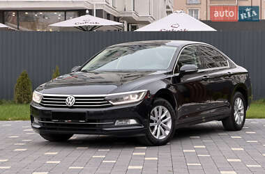 Седан Volkswagen Passat 2015 в Ужгороде