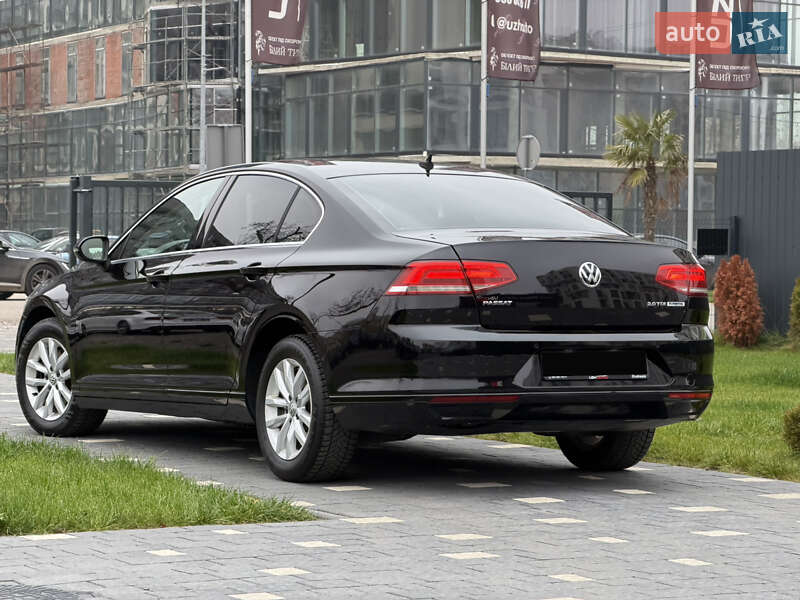 Седан Volkswagen Passat 2015 в Ужгороде