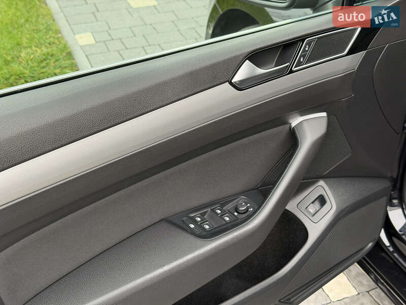 Седан Volkswagen Passat 2015 в Ужгороде