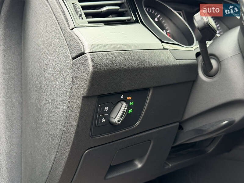 Седан Volkswagen Passat 2015 в Ужгороде