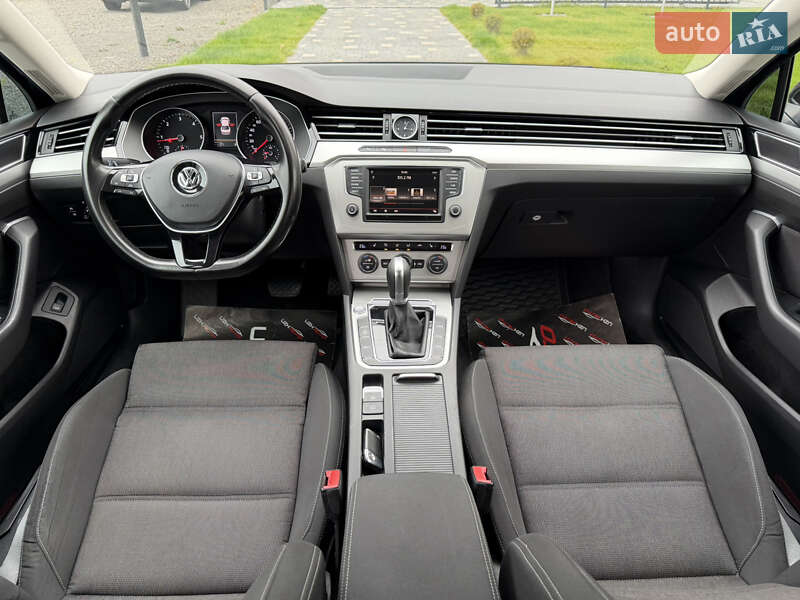 Седан Volkswagen Passat 2015 в Ужгороде