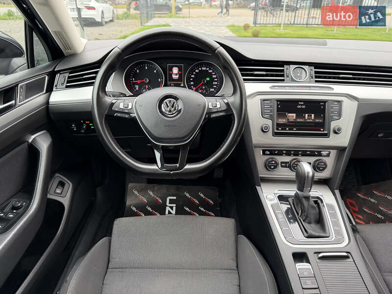 Седан Volkswagen Passat 2015 в Ужгороде